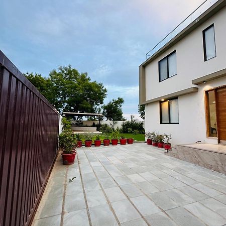 Karmabhumi 1 Villa Sātej Dış mekan fotoğraf