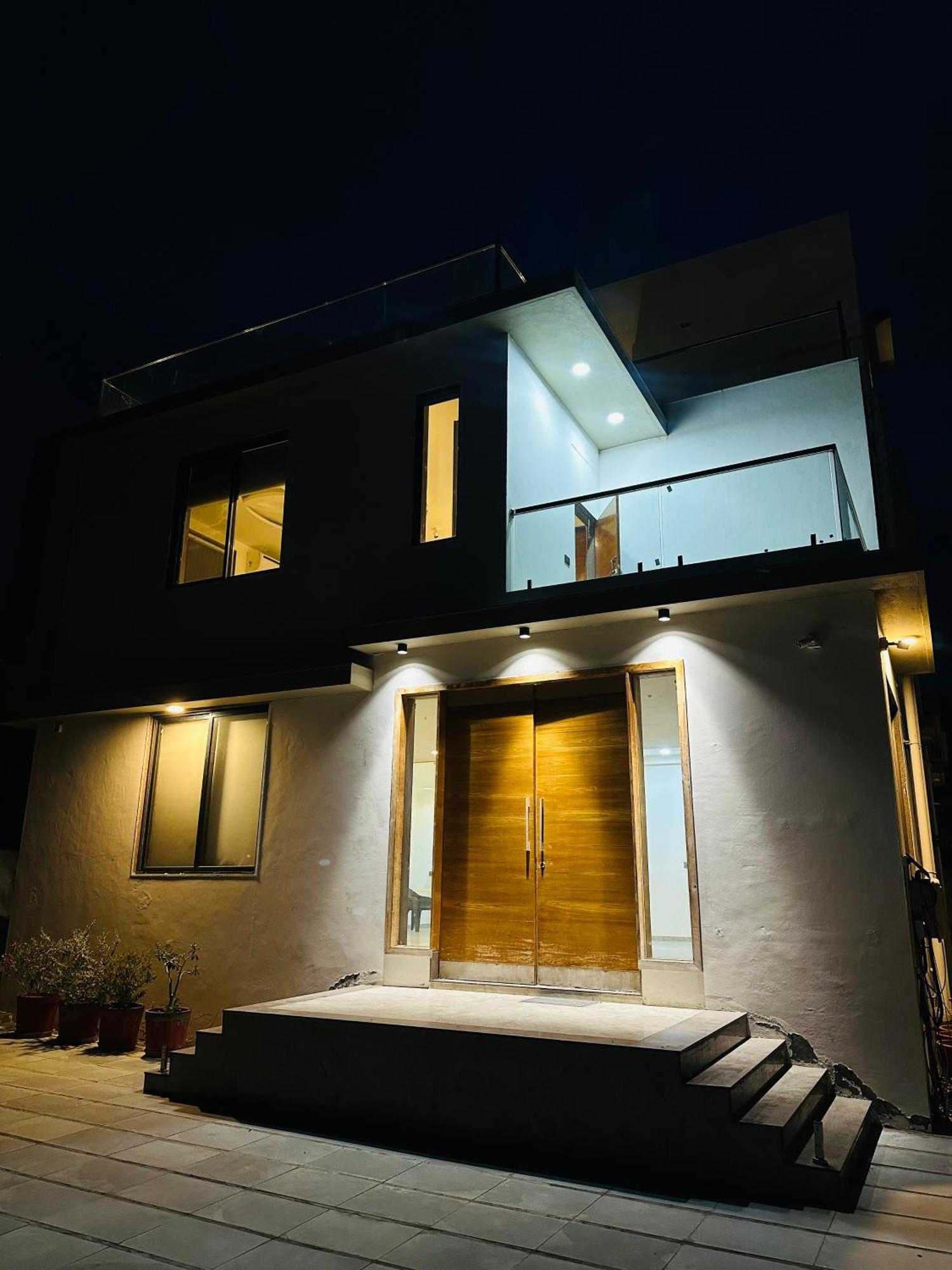 Karmabhumi 1 Villa Sātej Dış mekan fotoğraf